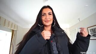 EXTRA CURVY BRITISH WOMAN ENJOYS BBC
