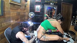 Vlog This Brunette Tattooed Her Ass and Got a Tattoo Like Singer Anita
